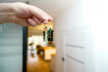 Guía práctica para comprar una vivienda en España con seguridad legal y técnica